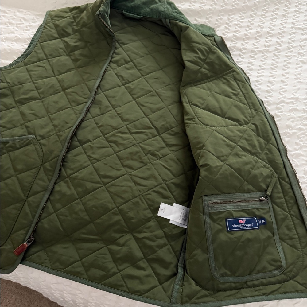 Vineyard Vines Men's Size M Quilted Olive Vest - Picture 3 of 3